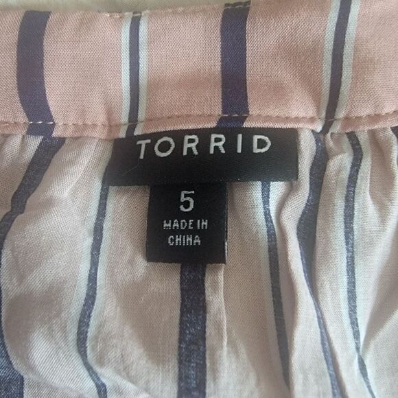 Torrid Layered Tank Top with Halter Neck. Size 5. - Picture 3 of 8